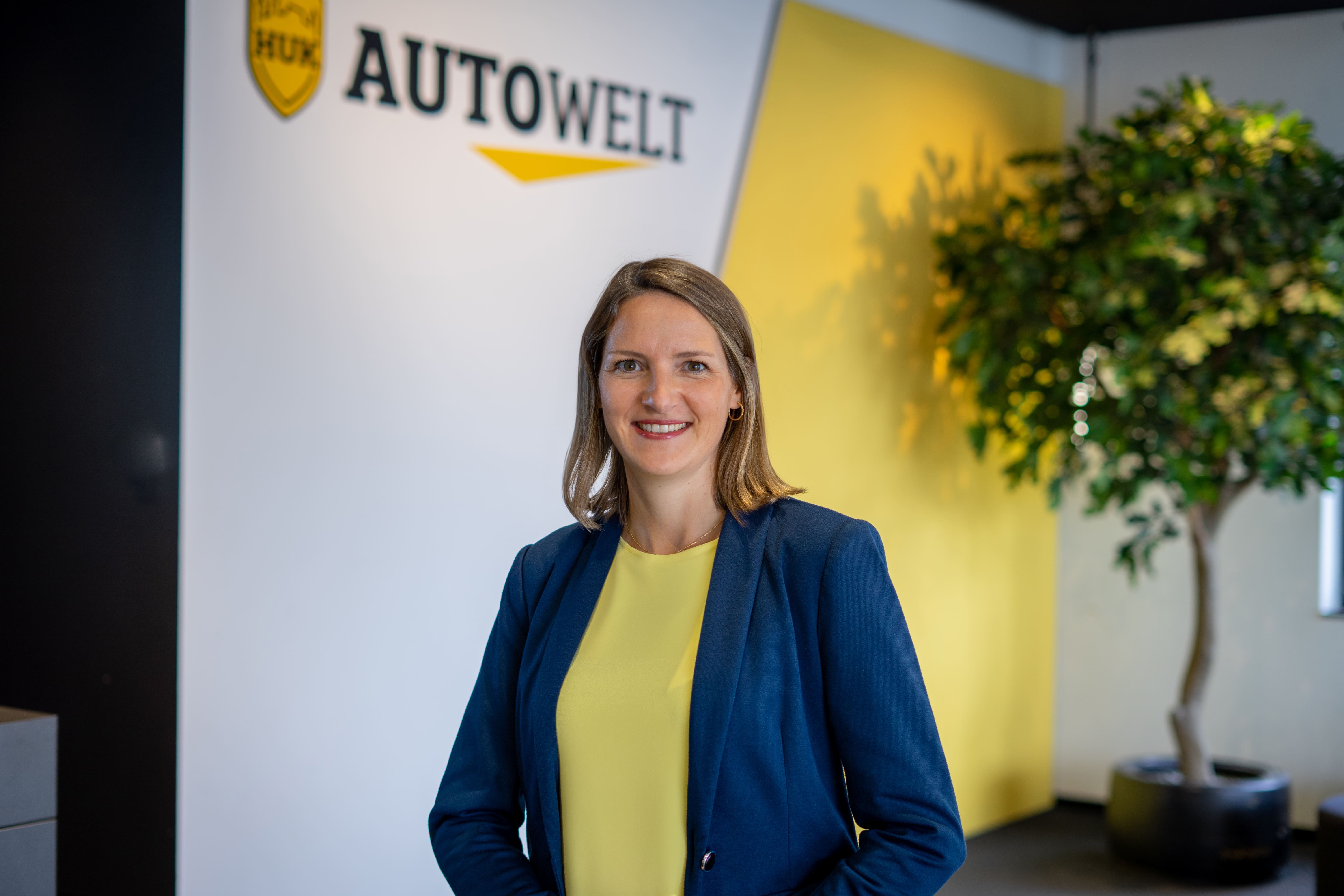 Das Foto zeigt die beiden Ansprechpartner der HR Abteilung: Fabienne Marcial & Philipp Mahn